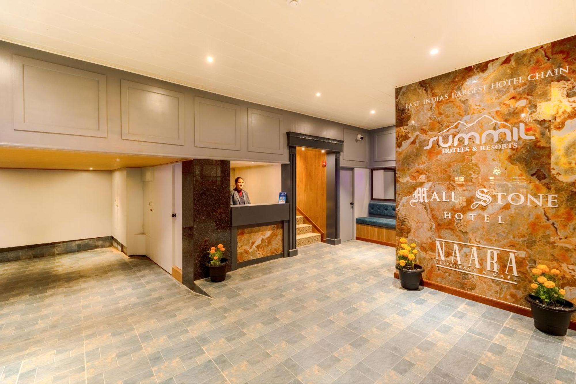 Summit Mall Stone Hotel Дарджилинг Экстерьер фото