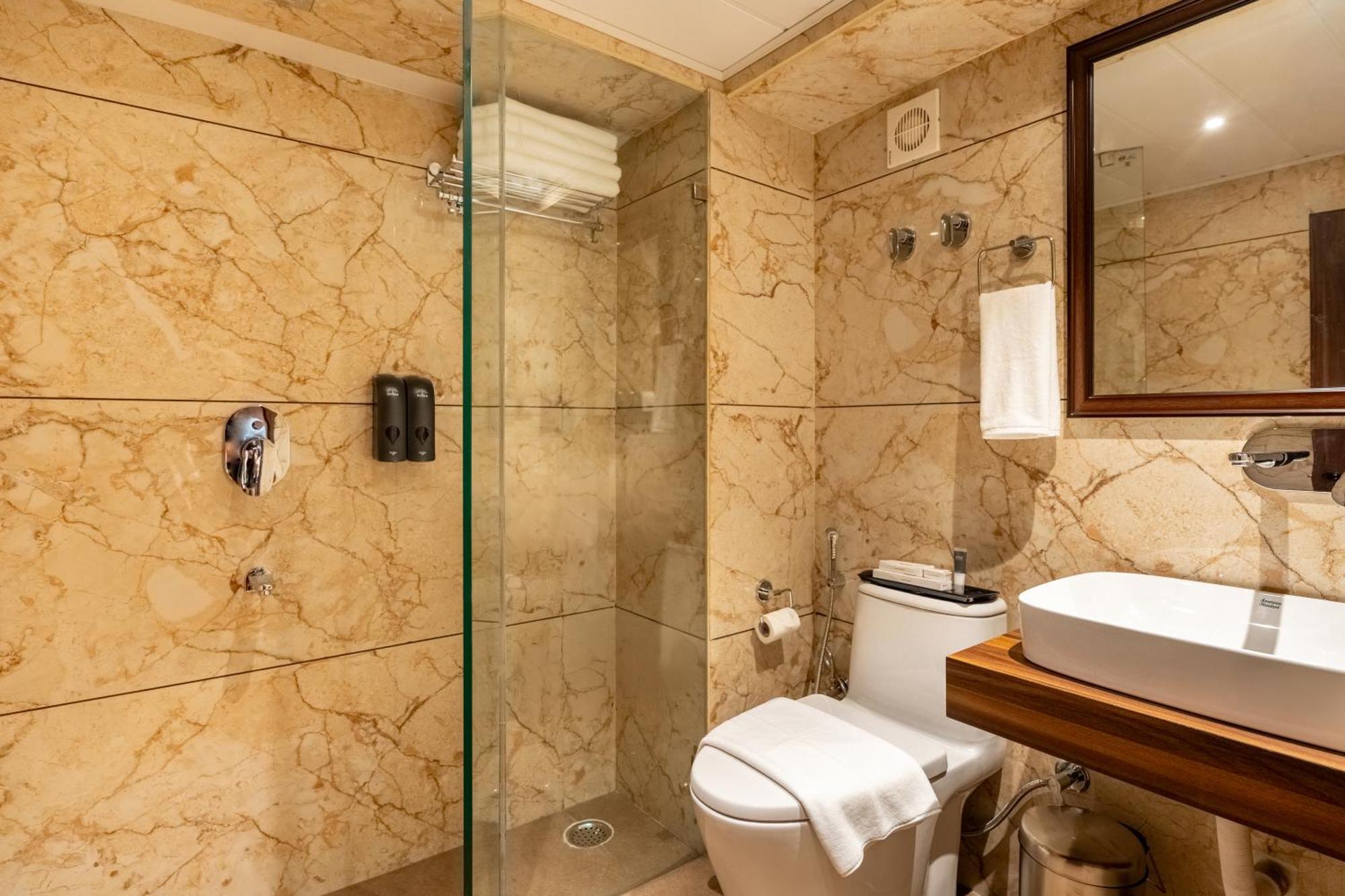 Summit Mall Stone Hotel Дарджилинг Экстерьер фото