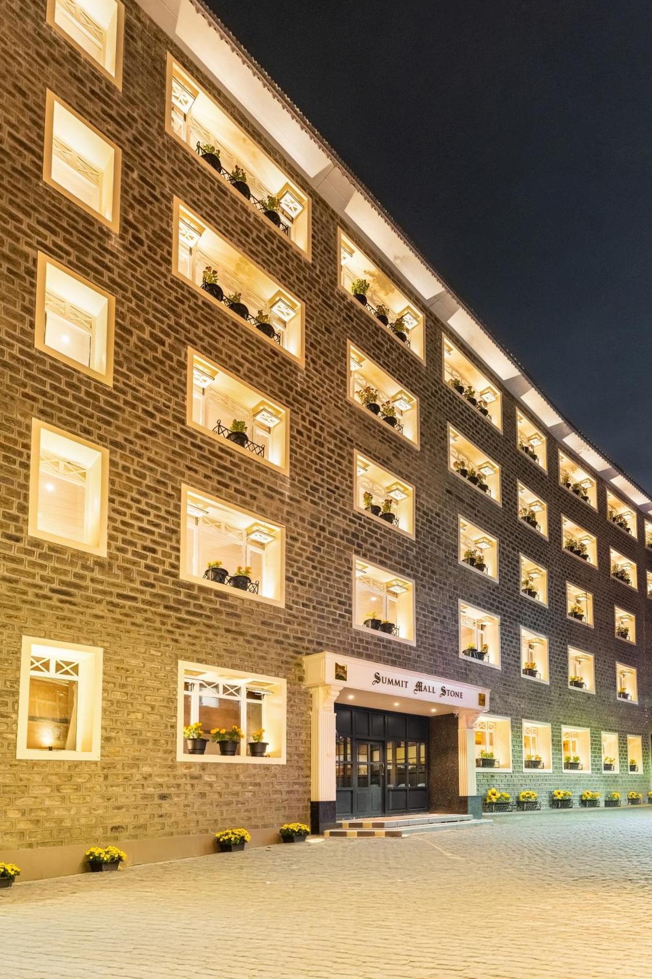 Summit Mall Stone Hotel Дарджилинг Экстерьер фото